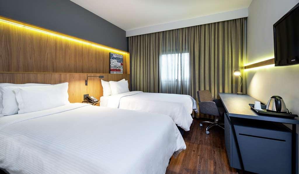 Hampton By Hilton Guarulhos Airport Hotel Room photo
